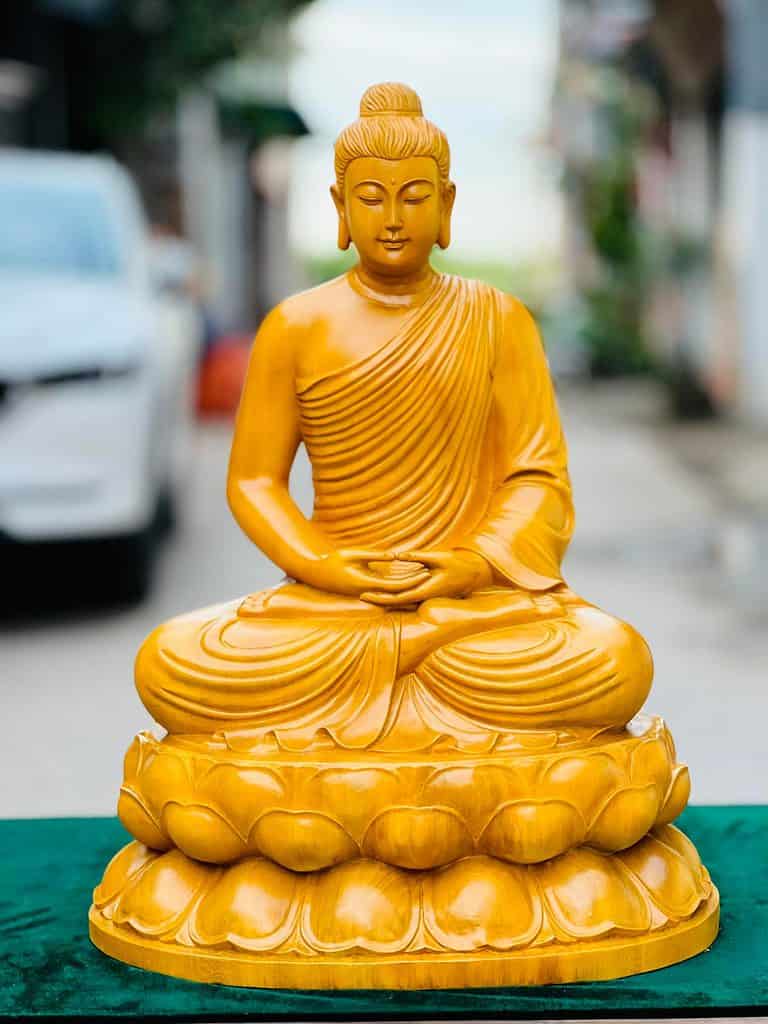 Tượng Phật Thích Ca Mô Ni Gỗ Gõ Vàng Cao 60cm 1